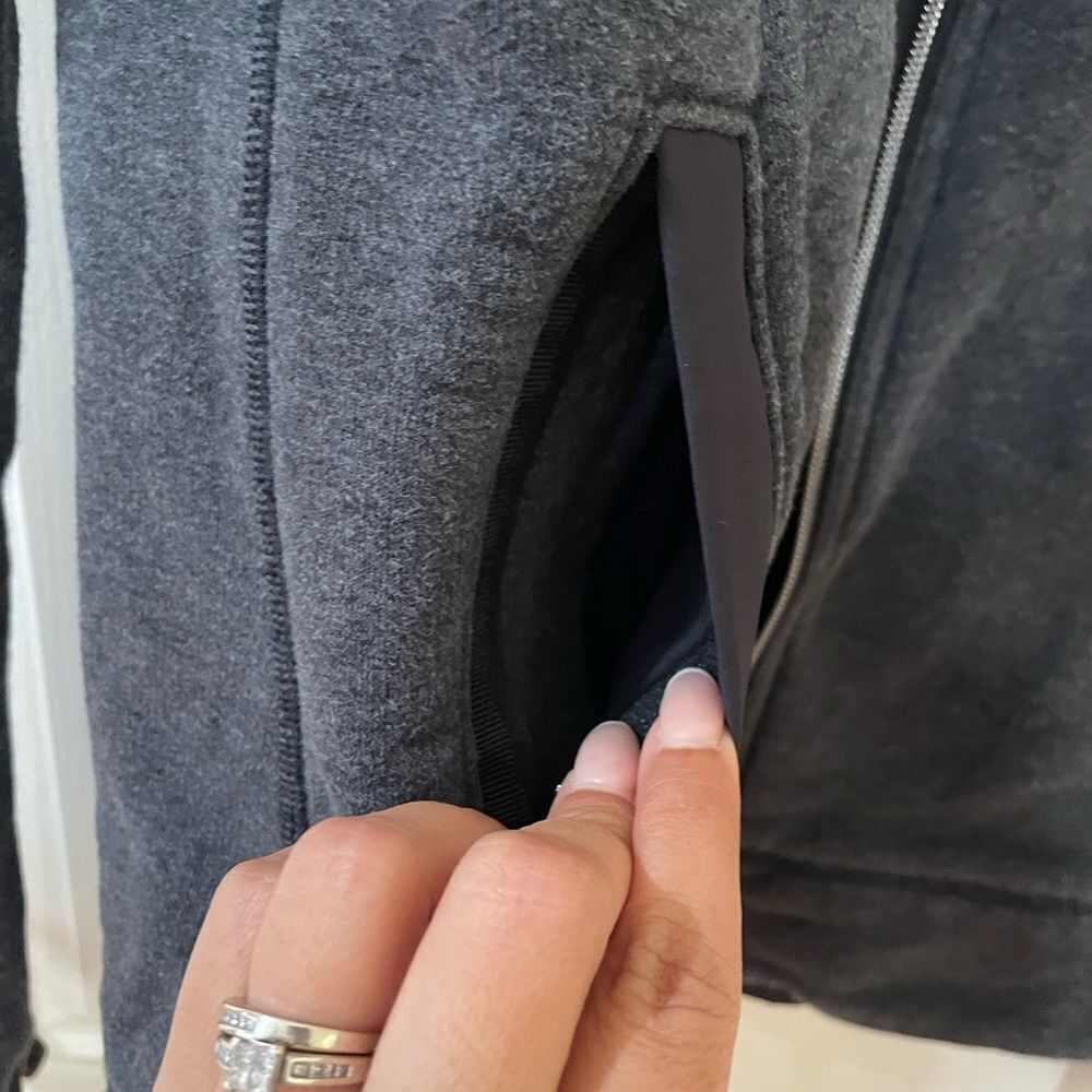 Lululemon En Route Jacket Size 8 - Picture 7 of 11
